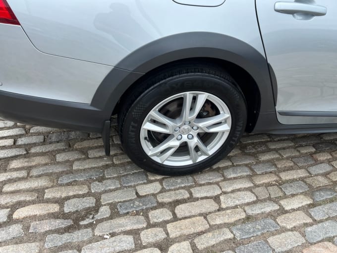 2025 Volvo V90 Cross Country