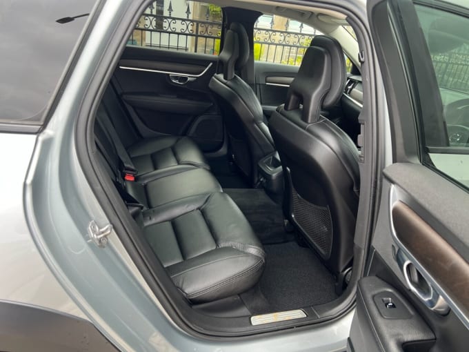 2025 Volvo V90 Cross Country