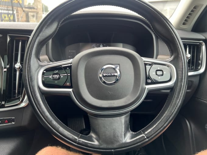 2025 Volvo V90 Cross Country