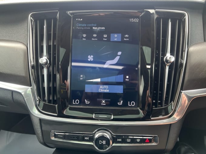 2025 Volvo V90 Cross Country