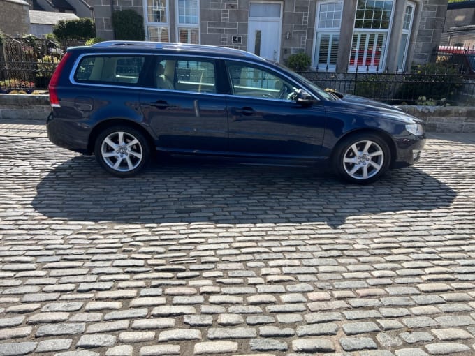 2025 Volvo V70