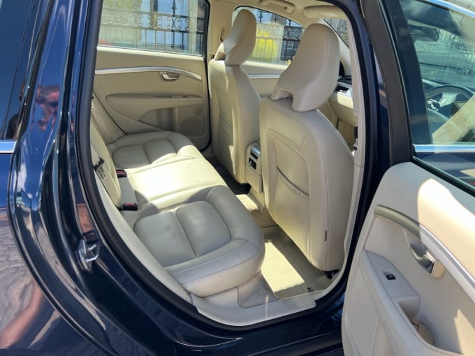 2025 Volvo V70