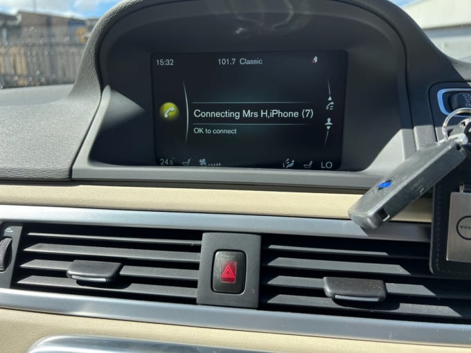 2025 Volvo V70
