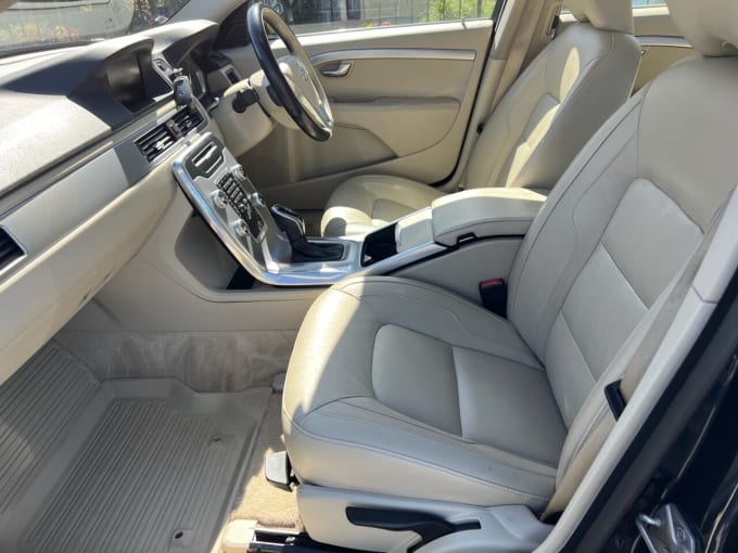 2025 Volvo V70