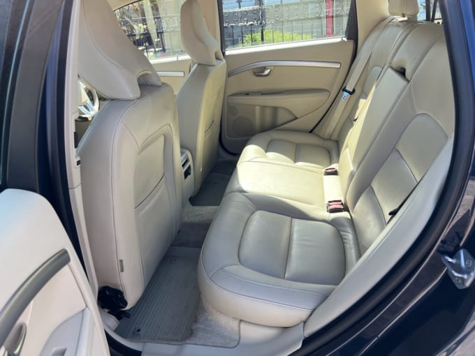 2025 Volvo V70