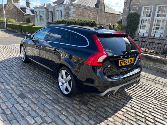 2025 Volvo V60