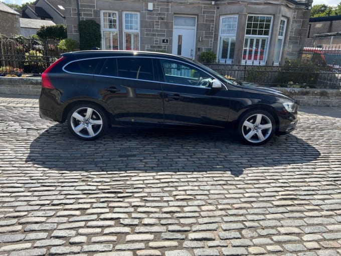 2025 Volvo V60