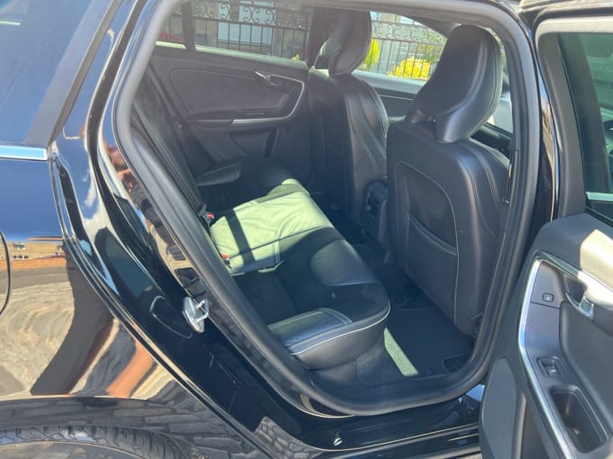 2025 Volvo V60