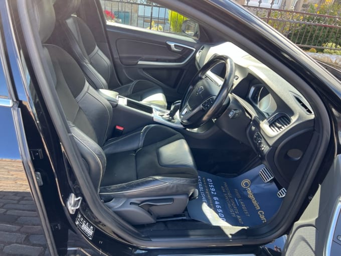 2025 Volvo V60