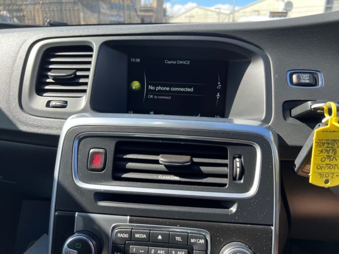 2025 Volvo V60