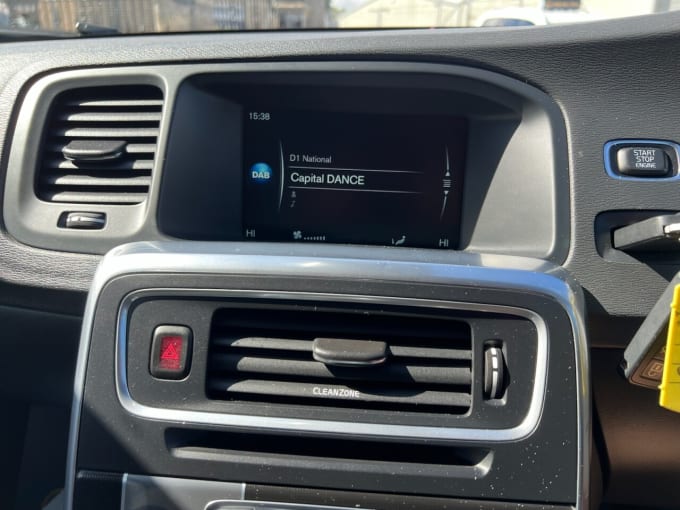 2025 Volvo V60