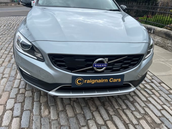 2025 Volvo V60 Cross Country