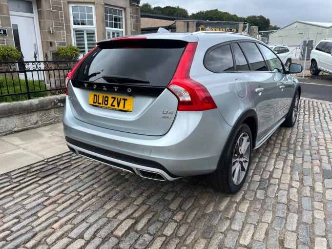 2025 Volvo V60 Cross Country