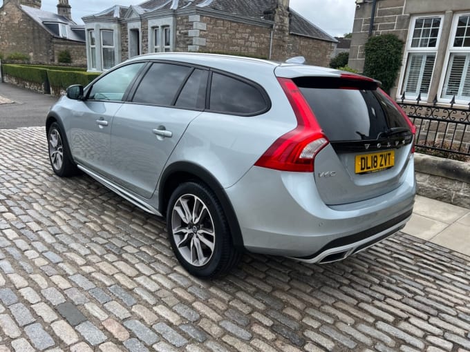 2025 Volvo V60 Cross Country