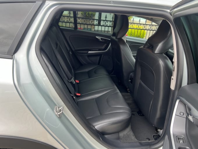 2025 Volvo V60 Cross Country