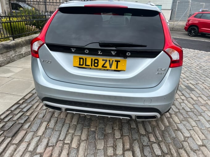2025 Volvo V60 Cross Country
