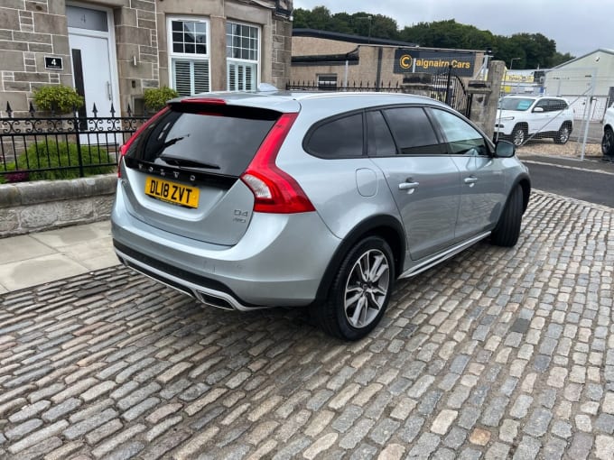 2025 Volvo V60 Cross Country