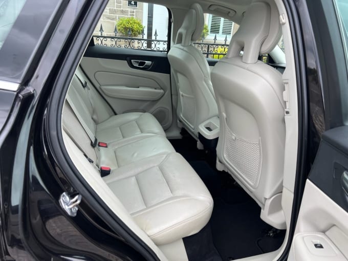 2025 Volvo Xc60