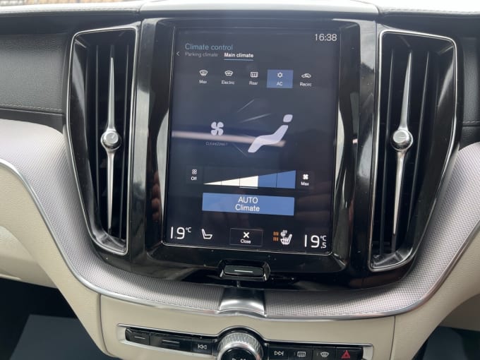 2025 Volvo Xc60