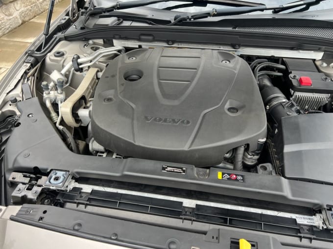 2025 Volvo V60
