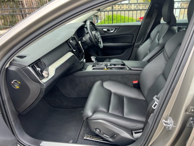 2025 Volvo V60