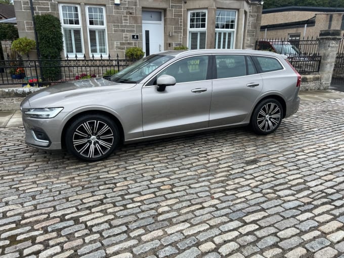 2025 Volvo V60