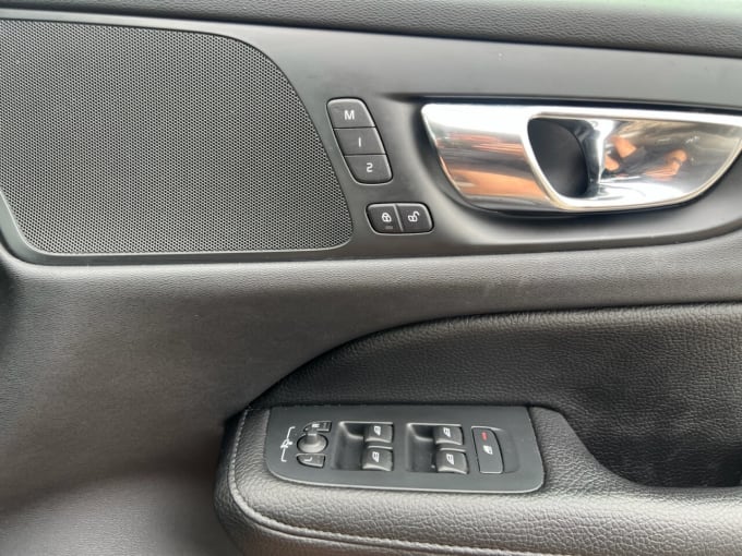 2025 Volvo V60