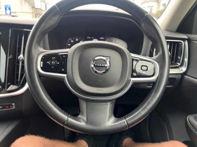 2025 Volvo V60