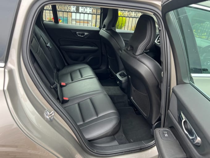 2025 Volvo V60