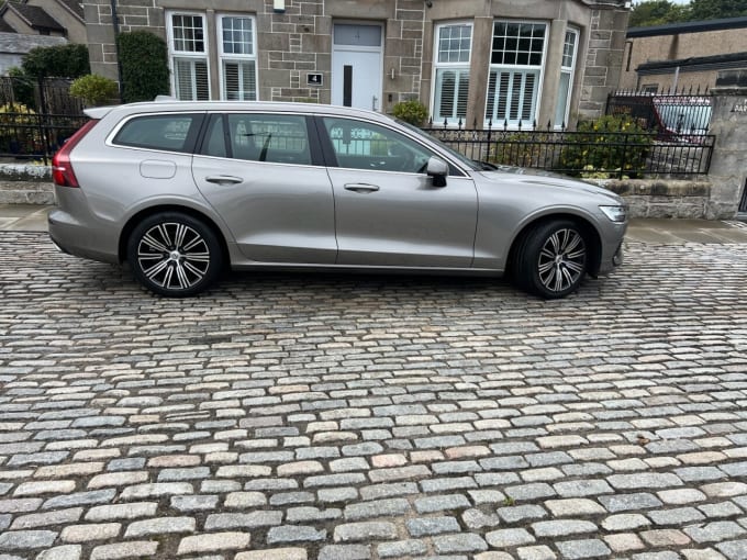 2025 Volvo V60
