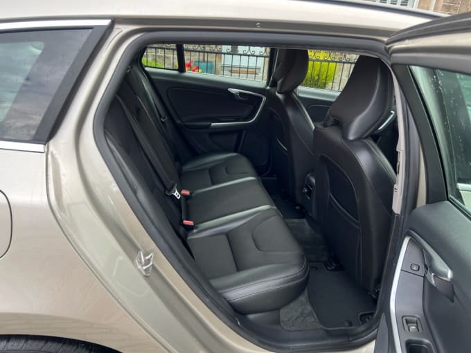 2025 Volvo V60