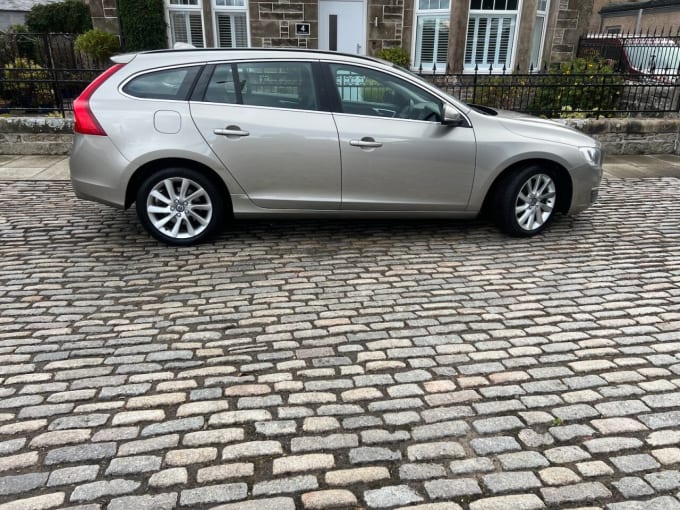 2025 Volvo V60
