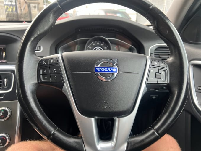2025 Volvo V60