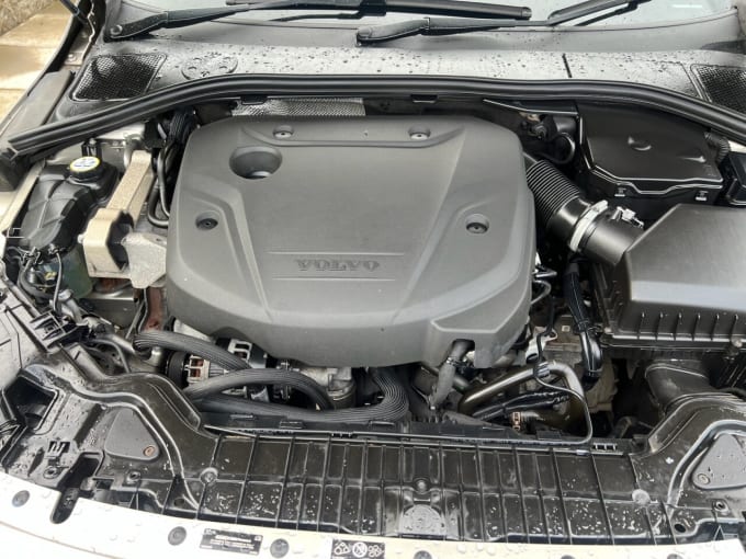 2025 Volvo V60
