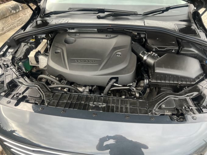 2025 Volvo V60