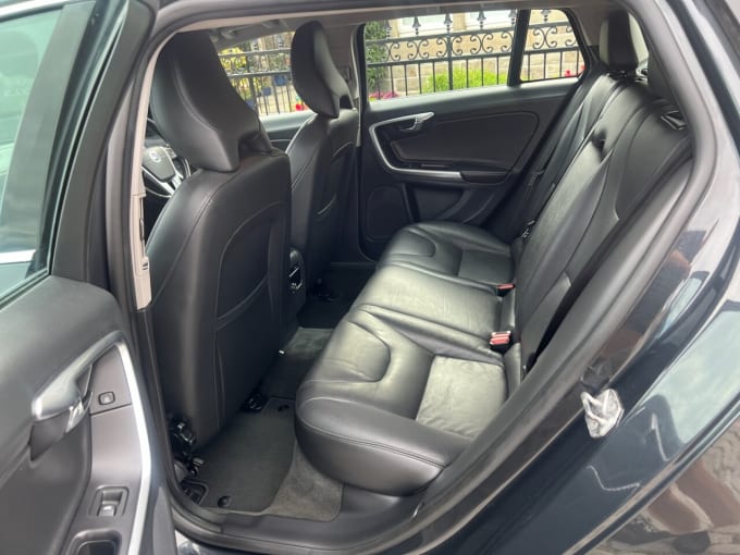 2025 Volvo V60
