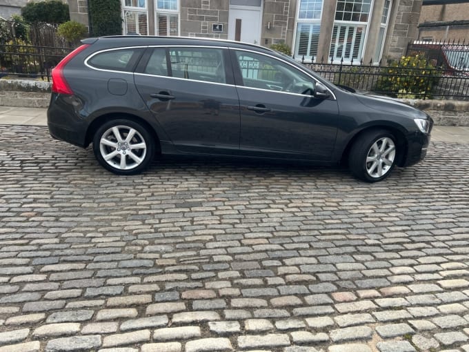 2025 Volvo V60