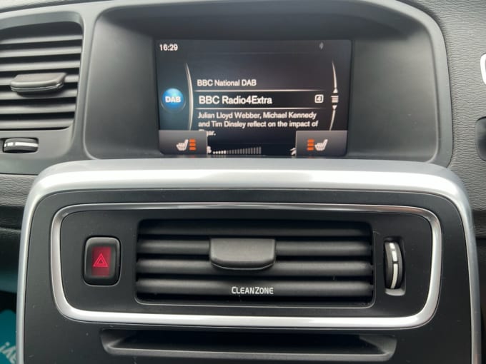 2025 Volvo V60