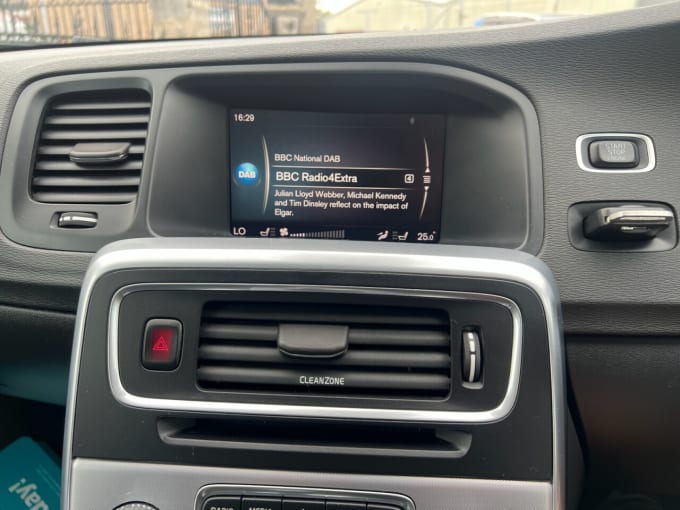 2025 Volvo V60