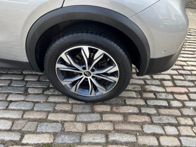 2017 Infiniti Qx30