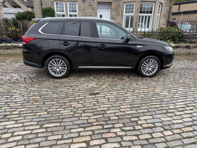 2025 Mitsubishi Outlander