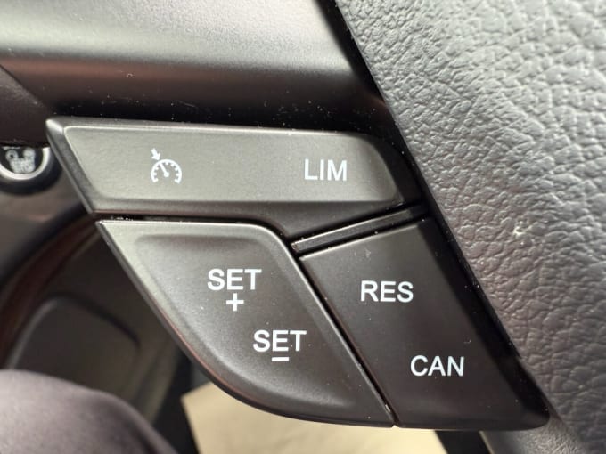 2025 Ford Grand C-max