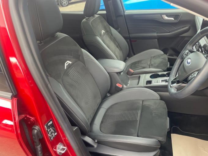 2025 Ford Kuga