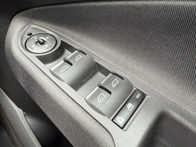 2025 Ford C-max