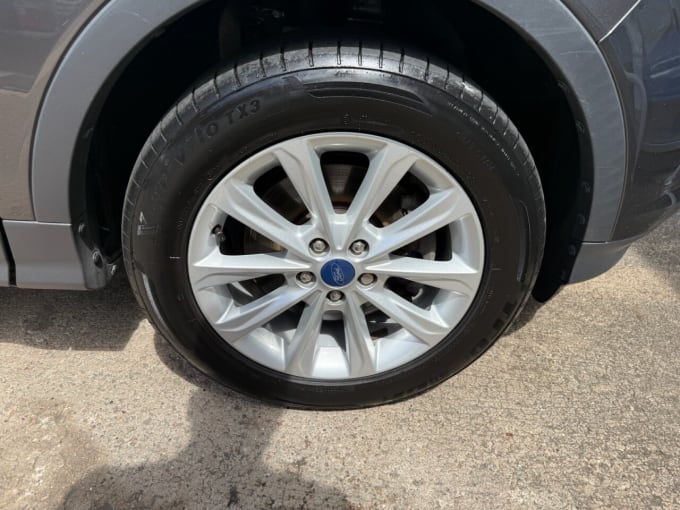 2025 Ford Kuga