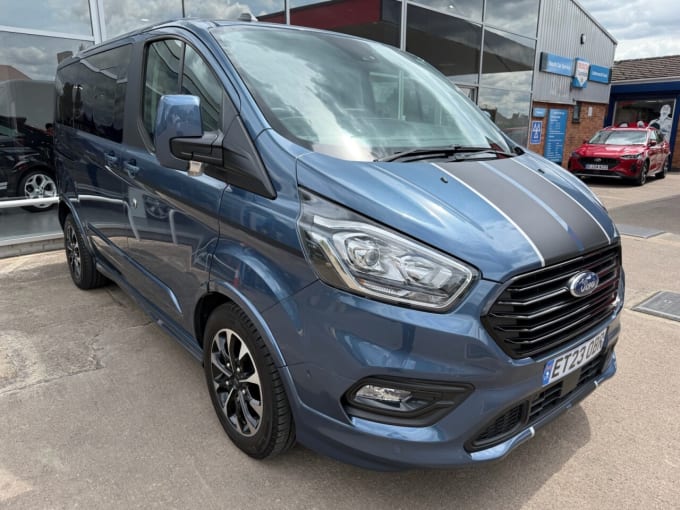 2025 Ford Tourneo Custom