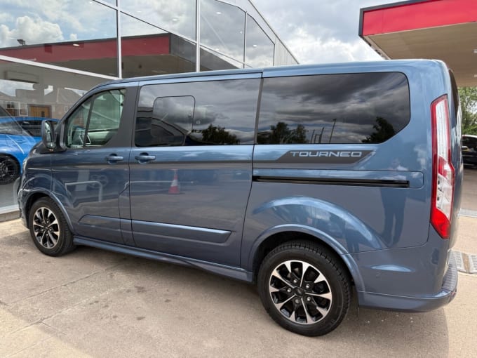 2025 Ford Tourneo Custom