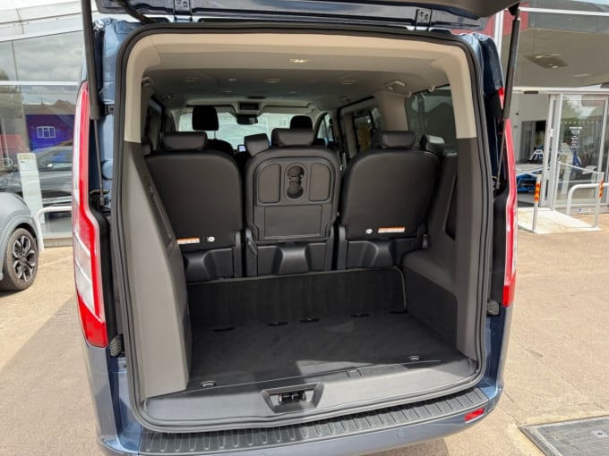 2025 Ford Tourneo Custom
