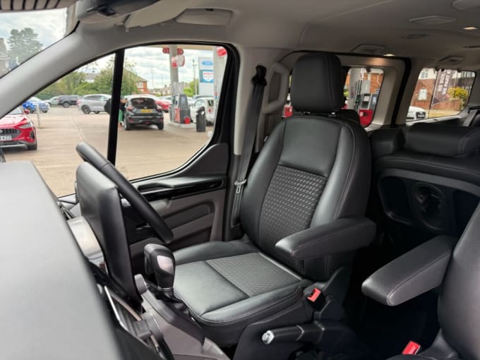 2025 Ford Tourneo Custom