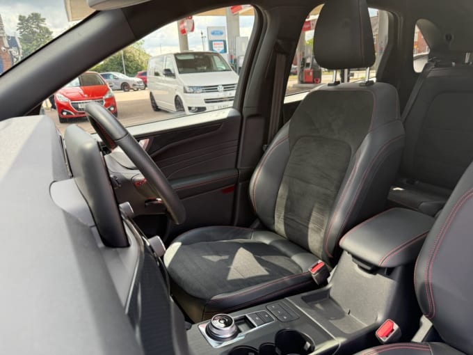 2025 Ford Kuga
